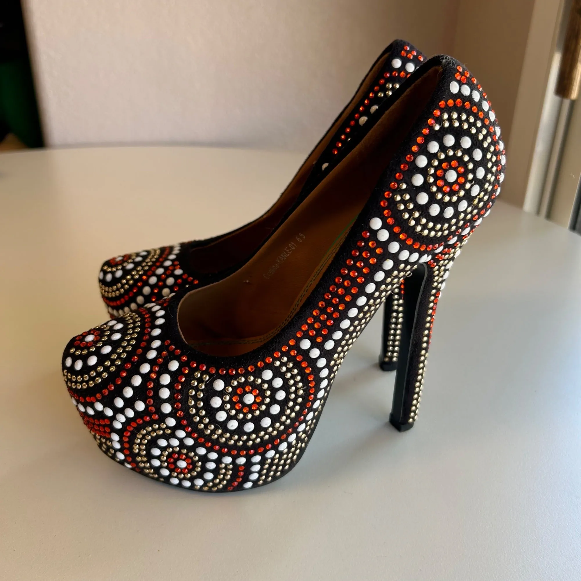 Cape Robbin Black & Multicolor Beaded Platform High Heels Women's Size 6.5