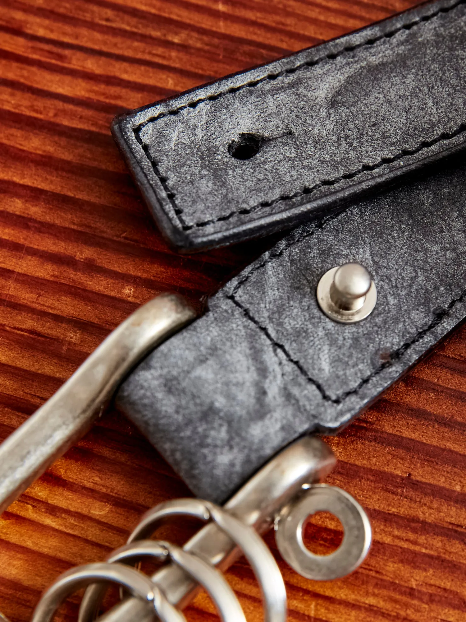 Key Shackle in Black