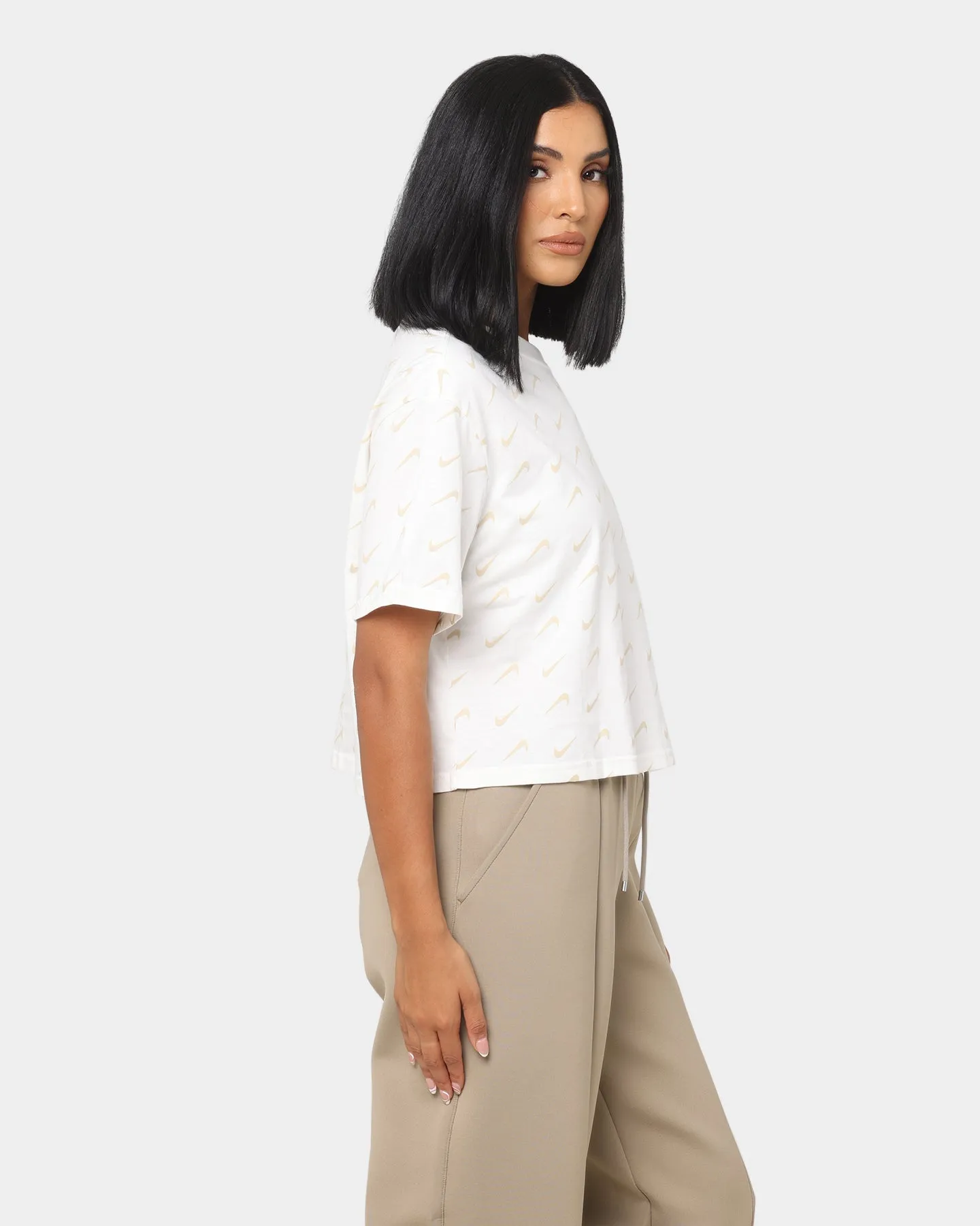 Nike Women's Sportswear Icon Clash Oversized Short Sleeve T-Shirt Sail