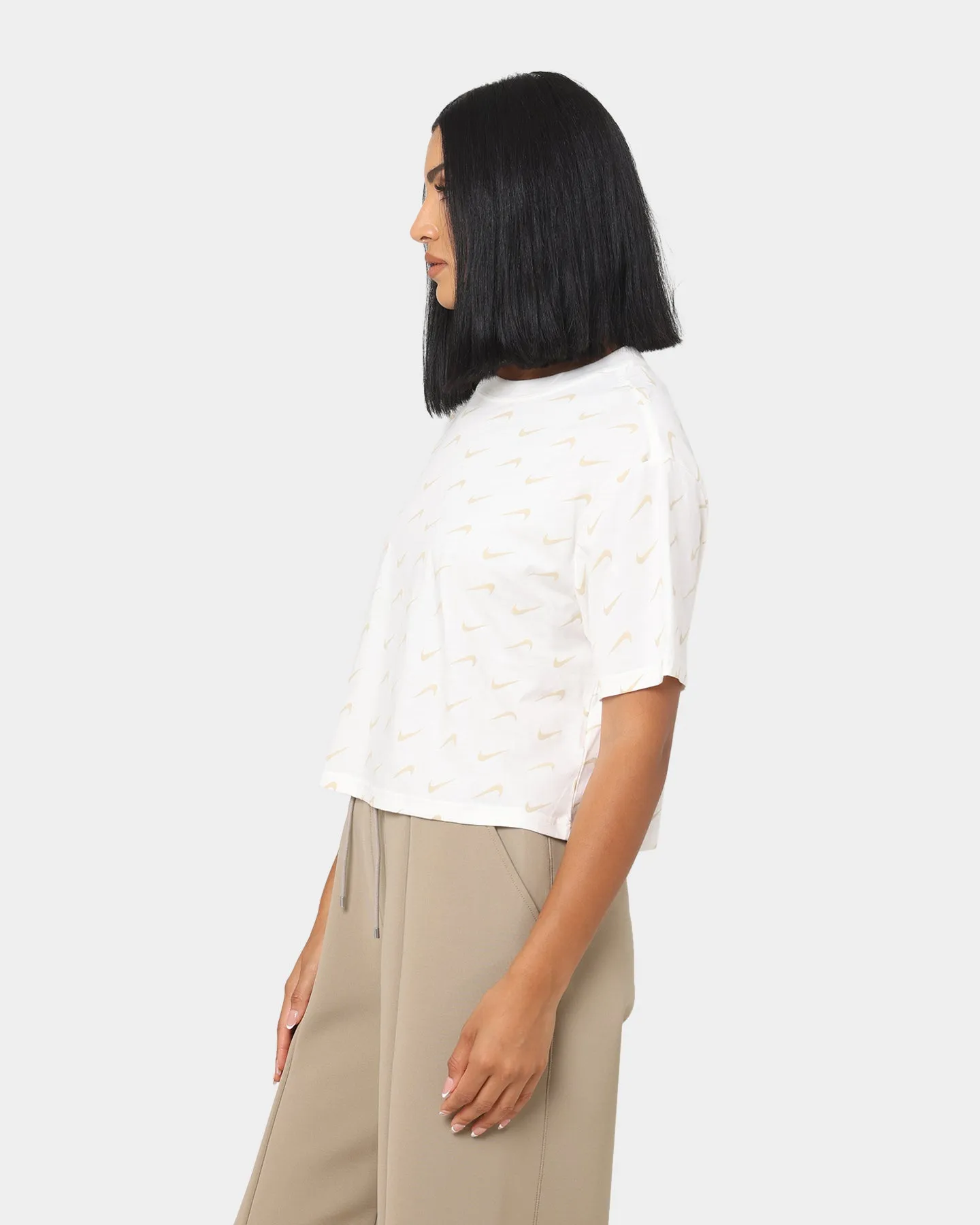 Nike Women's Sportswear Icon Clash Oversized Short Sleeve T-Shirt Sail