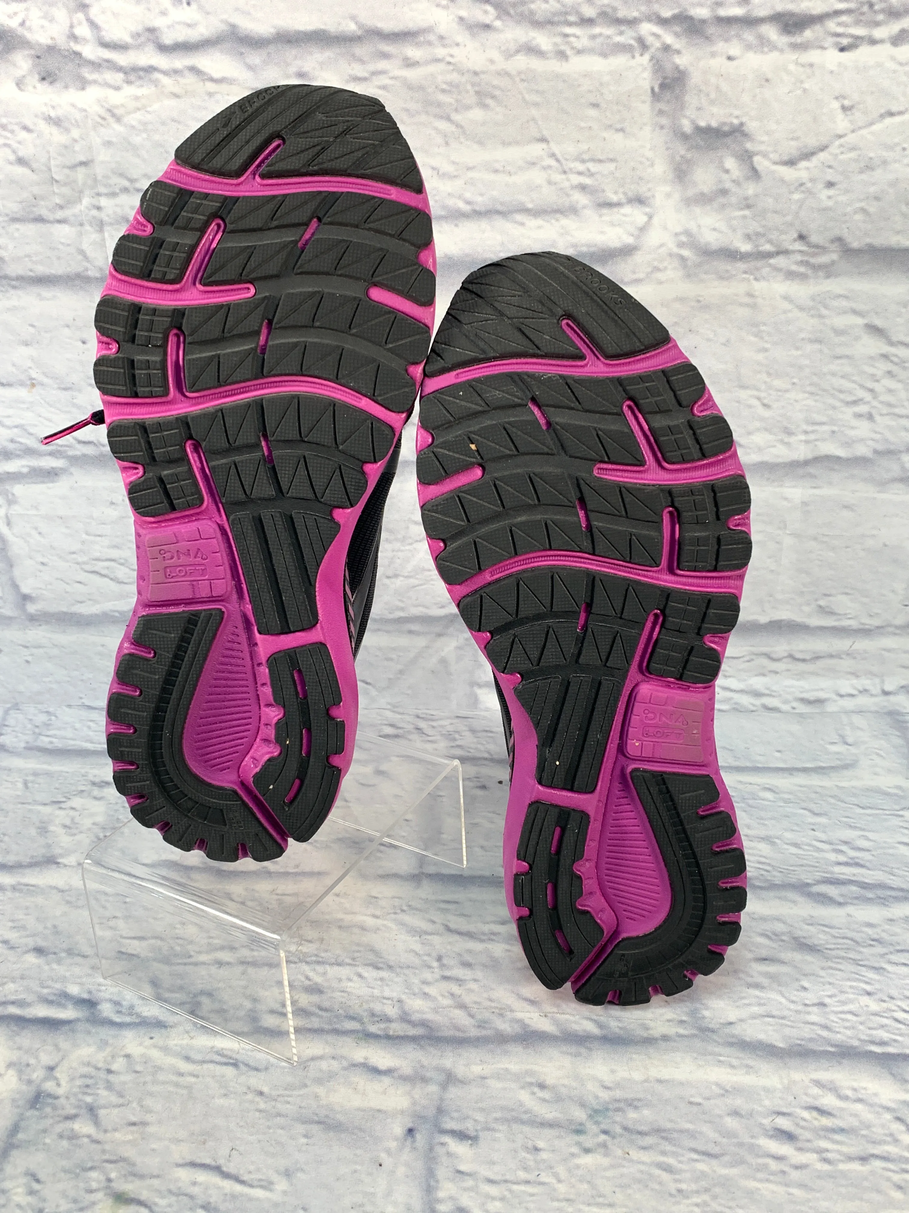 Shoes Athletic By Brooks In Black & Purple, Size: 10.5