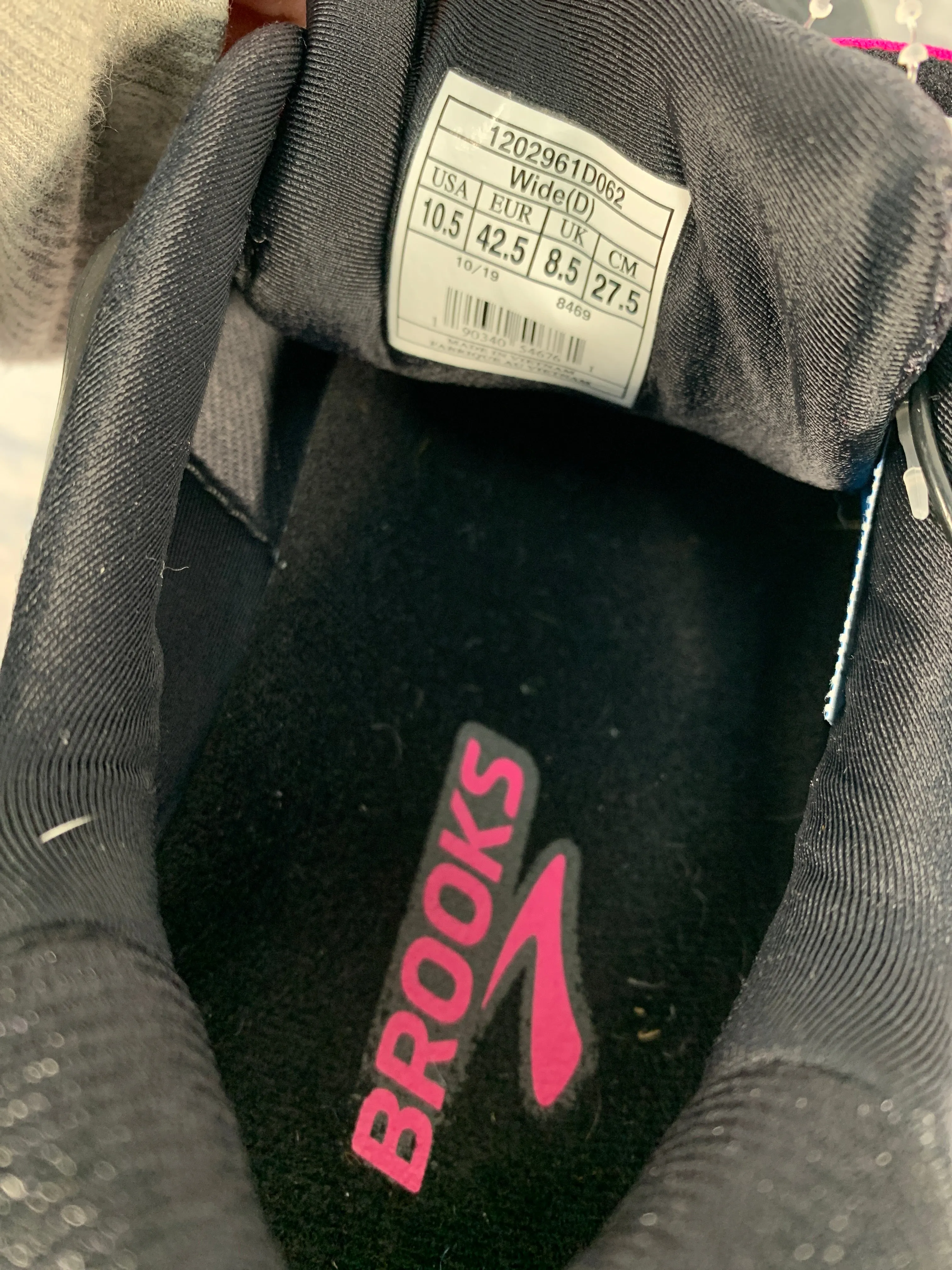 Shoes Athletic By Brooks In Black & Purple, Size: 10.5