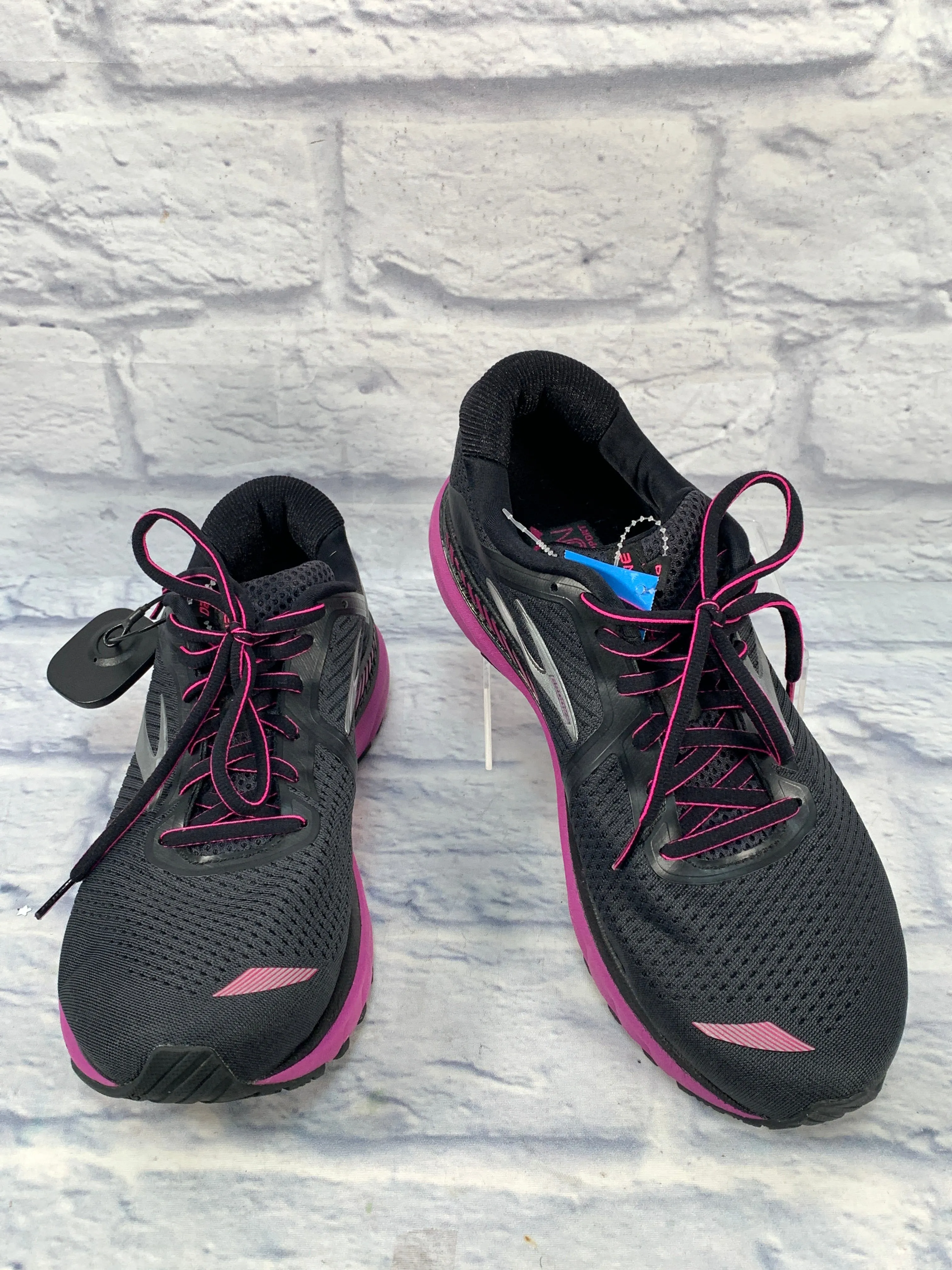 Shoes Athletic By Brooks In Black & Purple, Size: 10.5