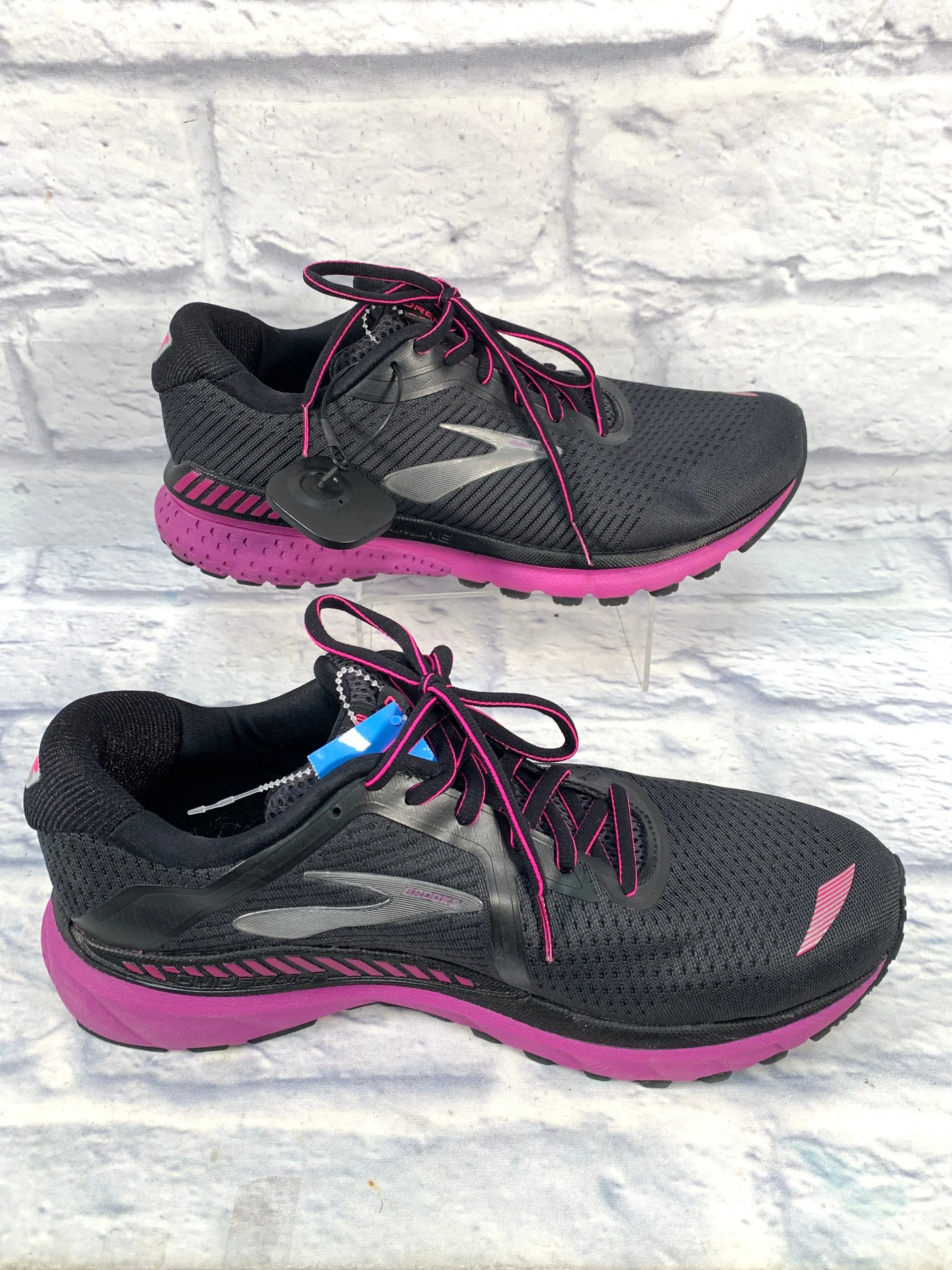 Shoes Athletic By Brooks In Black & Purple, Size: 10.5