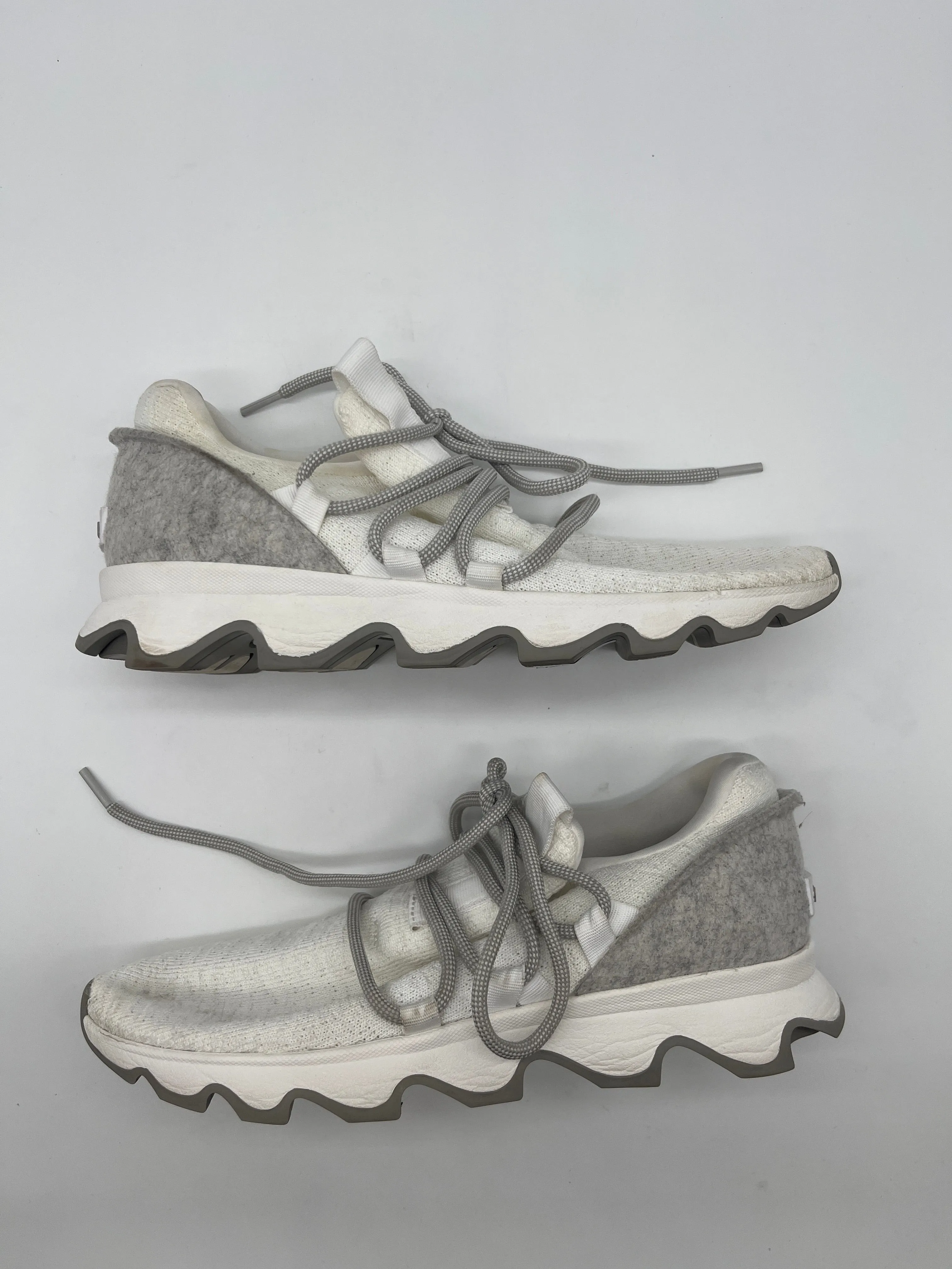 White Shoes Athletic Sorel, Size 9.5